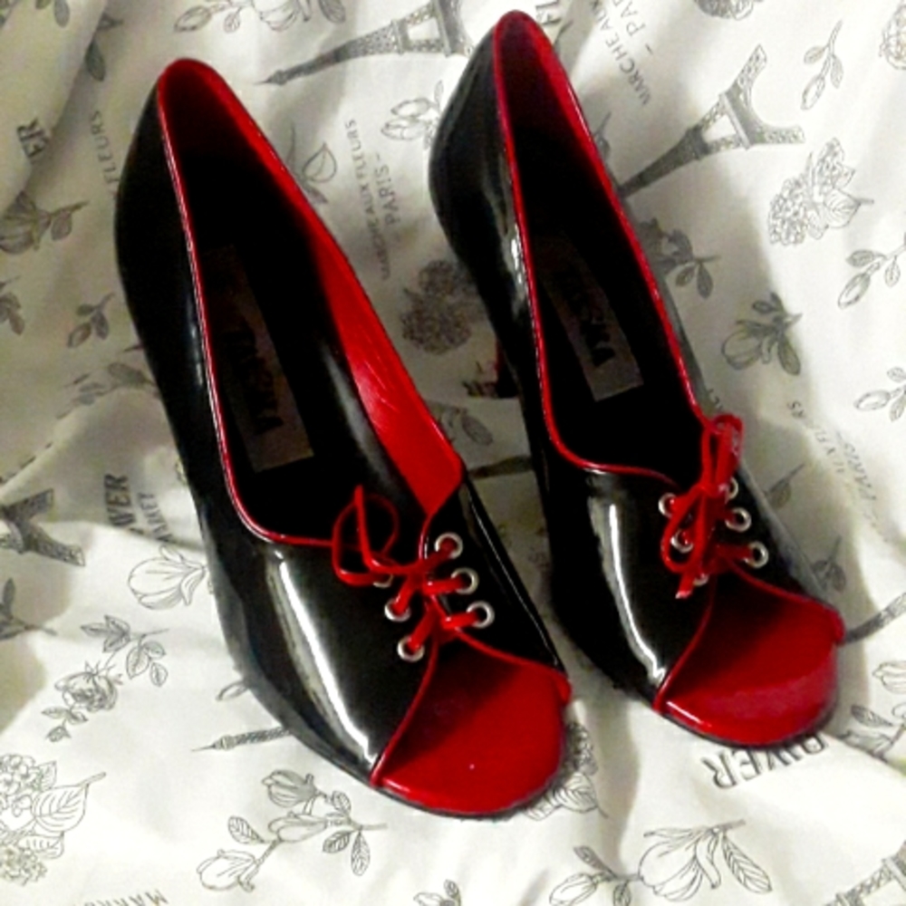 Funtasma heels size 8